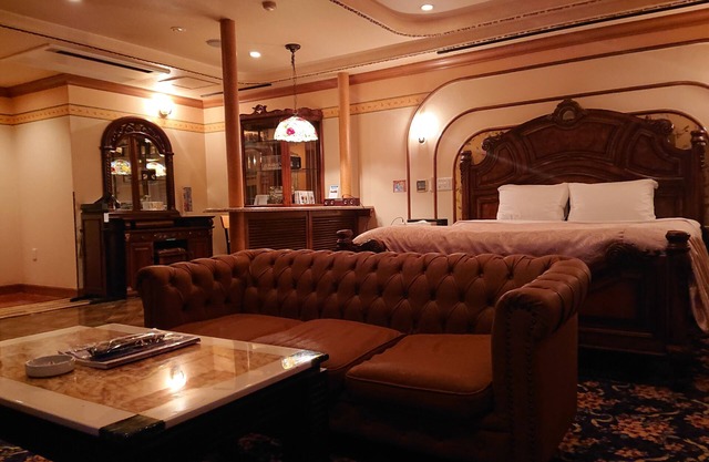Hotel Zips - Adults Only