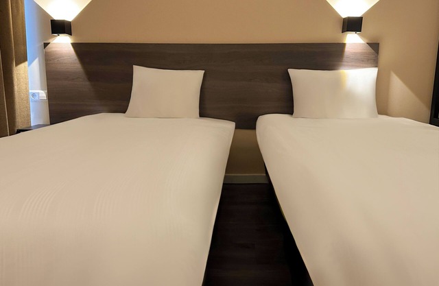 HOTELUX Amsterdam Airport Hotel