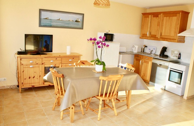 House 100 meter From a Beautiful BEACH,utilities included,Garden,Private Parking