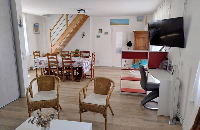 House 150 meters landing beach