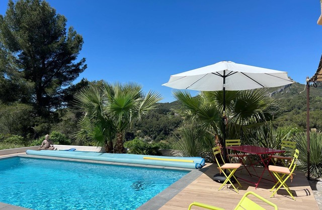 House 160m2 at the foot of GARLABAN