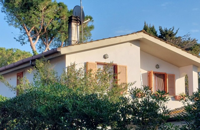 House 2 km from the sea in the green of Marina Velca Golf