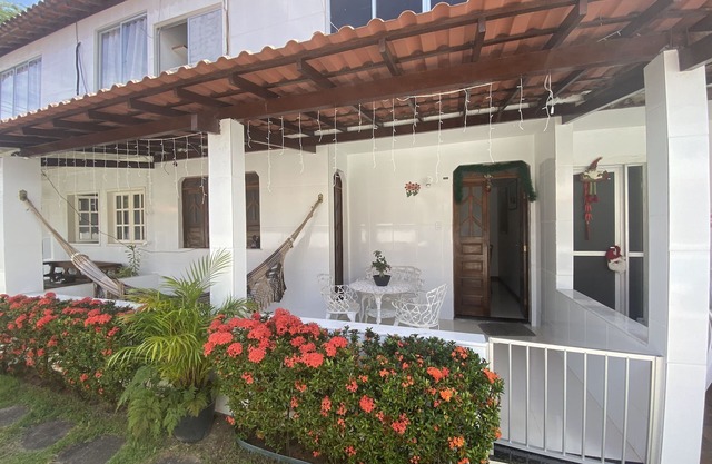 House 4/4 (Large), Cond. Closed with pool, 150m²