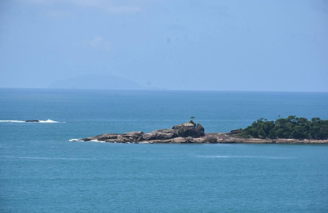 House 4 bedrooms, 2 suites for 12 people to 80 meters from the beach