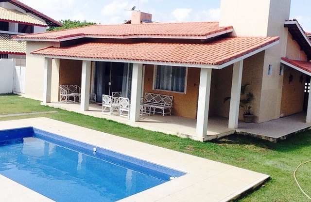 House 4 suites Guarajuba. 100m from the beach. Paradise Condo.