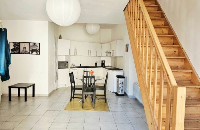 House 46 m2, historic center near cathedral and footbridge.