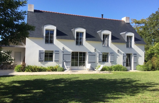 House (5 BEDROOMS) (4 bathrooms) near the beaches of Port Manech and Rospico