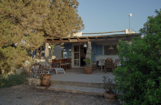 House 5 min walk from the beach,lake views in a natural park,10 min from Illetes