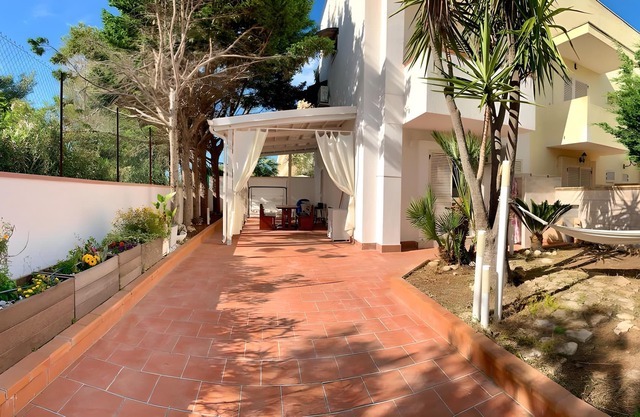 HOUSE 50 METERS FROM THE BEACH