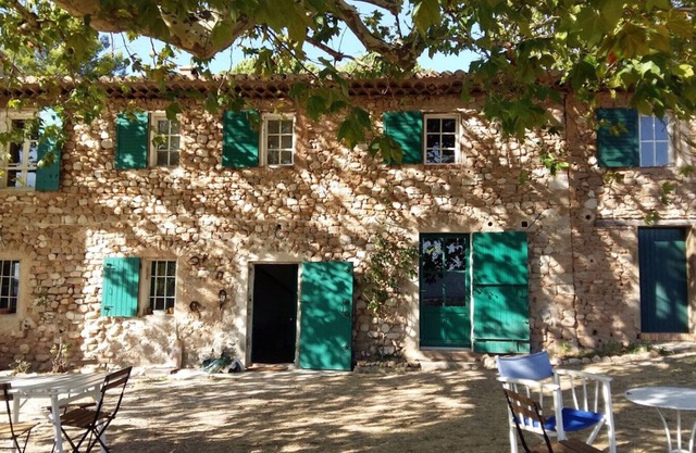 House 8/10 people with swimming pool, magnificent view of Ste Victoire