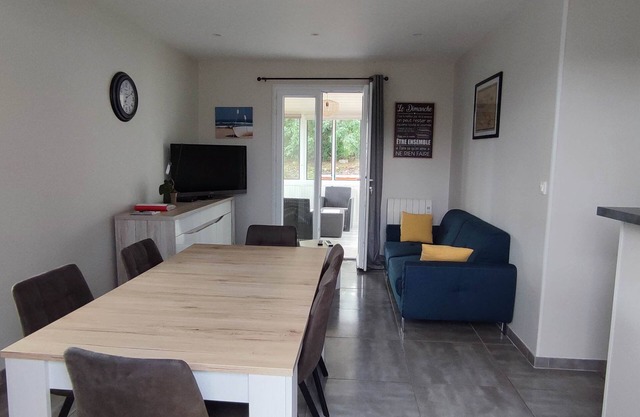House 900m from the beach