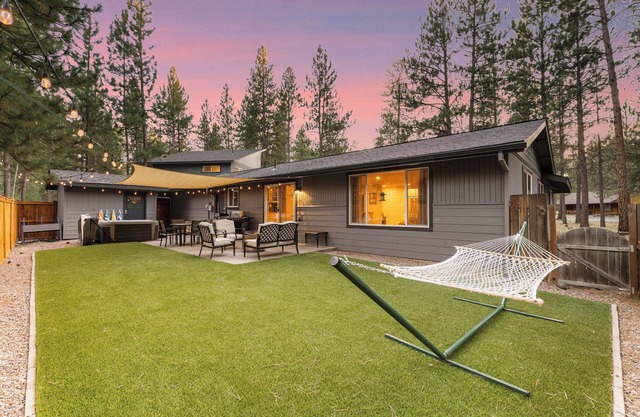 House+ADU+GameRoom+Jacuzzi+Pool+Fire pit+Loft
