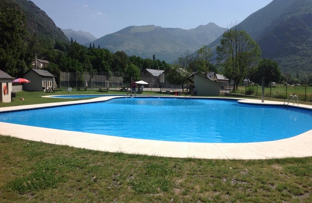 House Apartment in Barruera with garden