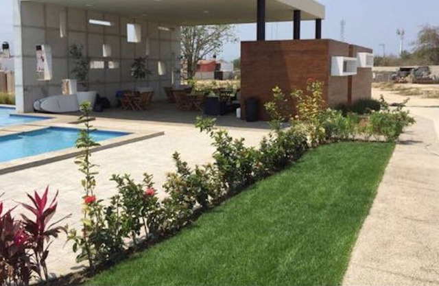 House at 10 minutes from the beach!. Arrecifes