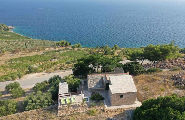 House Bepo (113591-K1) - Nerezisce - island Brac