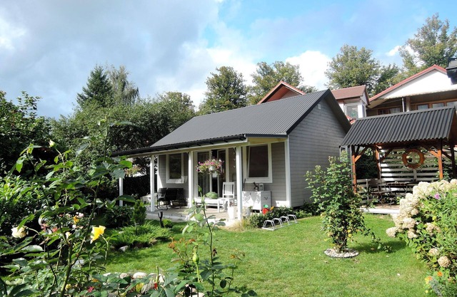 House by the lake in Wiselka