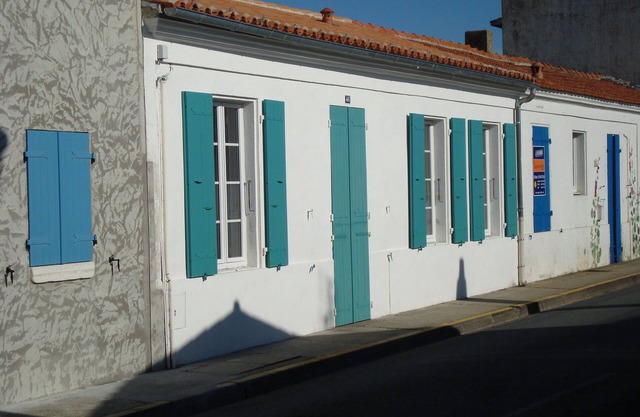 House close to all shops