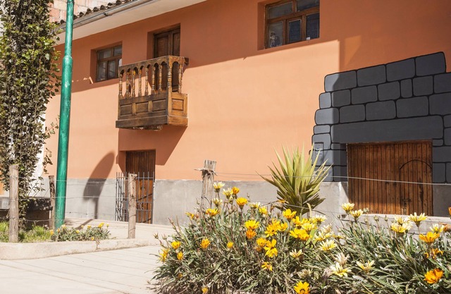 House Dweller Sonia Chinchero