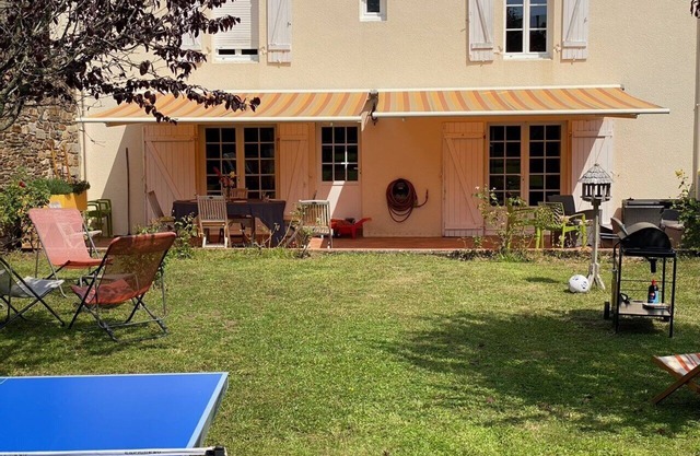 House entirely renovated, garden, 2mns from the beach by car, shops on foot