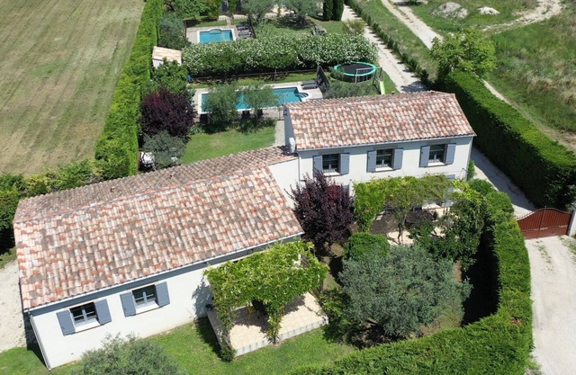 House for 12 people in Provence with private heated swimming pool