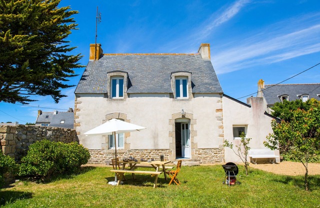 House for 5, in Kérity, 80m from the beach