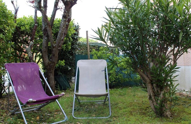 House for 5 near beach with garden, parking