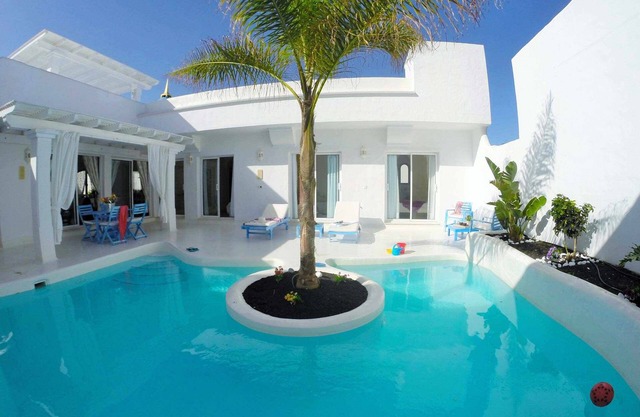 House for 5 people 1 km from the beach.