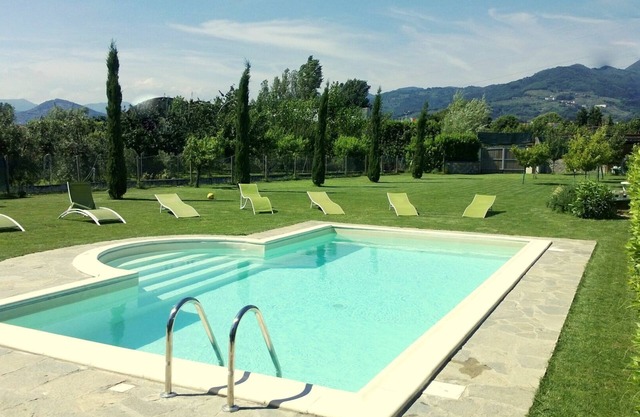 House for 8 People with private pool near Lucca