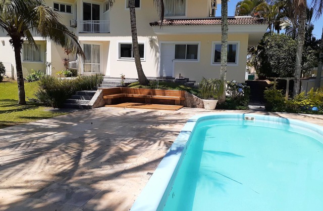 House for 12 people in Jurerê Internacional 200 m from the beach