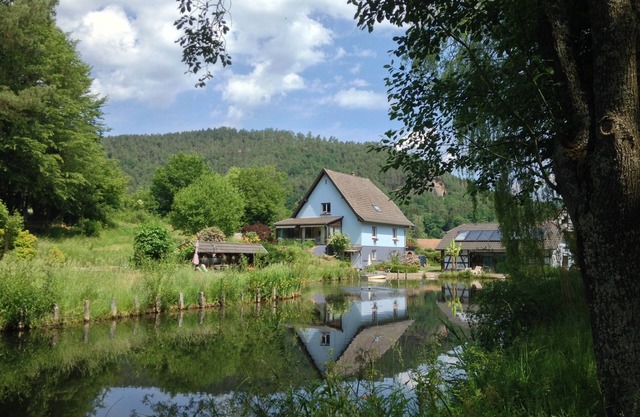 House for up to 10 people. Garden (1 hectare) shared with owners.