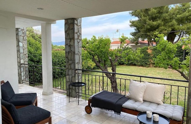 House+garden near the sea