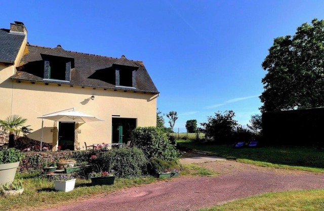 House 'Gite Les Deux Pins De Trémel' with Private Pool, Private Terrace, and Wi-Fi