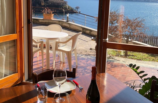 House Gloria - 2 bedrooms apartment with amazing Como Lake view.