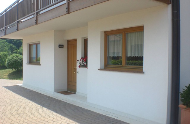 HOUSE HUELLER APARTMENT IN A QUIET AREA WITH LARGE GARDEN