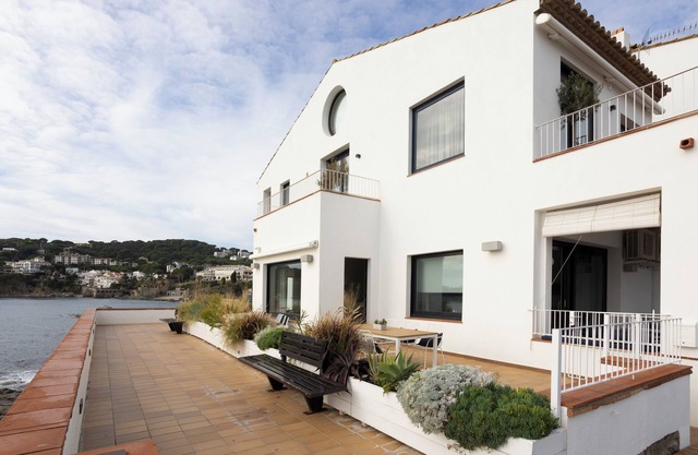 House in the sea, Calella