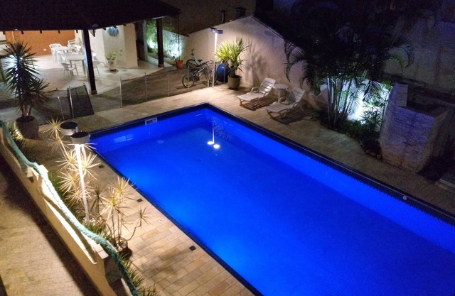 House in Caraguatatuba, 150m from the beach, swimming pool, cable TV, wi-fi, 24-hour security!