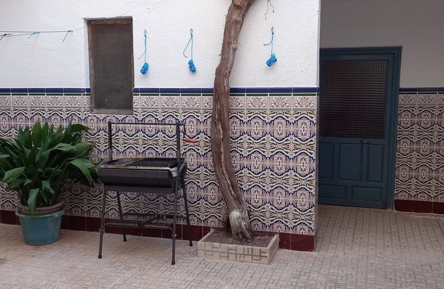 House in the center of town for 8 people