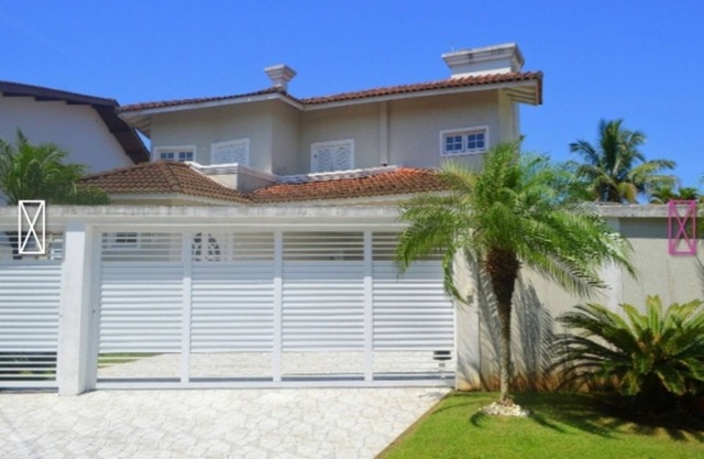 HOUSE IN GARDEN ACAPULCO GUARUJA CONDO (POOL, BARBECUE, 4 SUITES)
