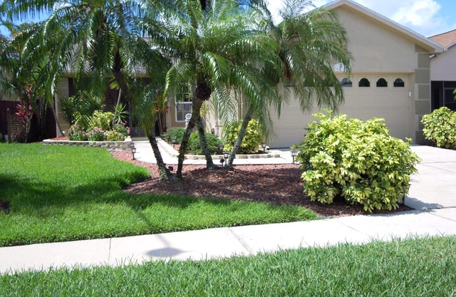 House in Indian Point with 3 bedrooms 2 bathrooms and pool