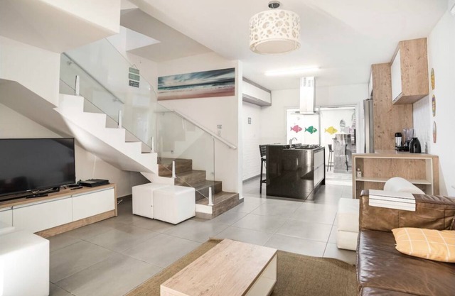 House in Maresias Condominium - 70 meters from the beach!