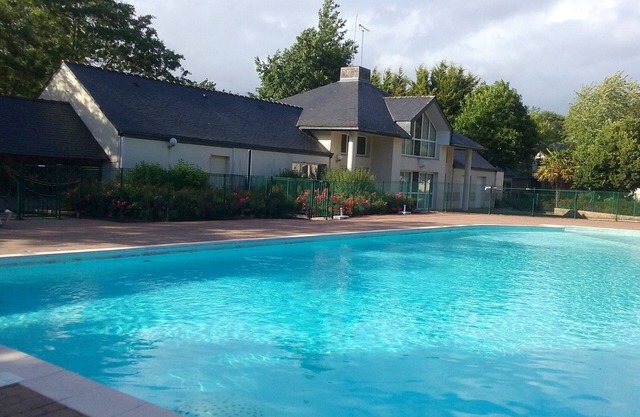 House in the heart of golf PLOEMEL (56400) in a calm residence with swimming pool