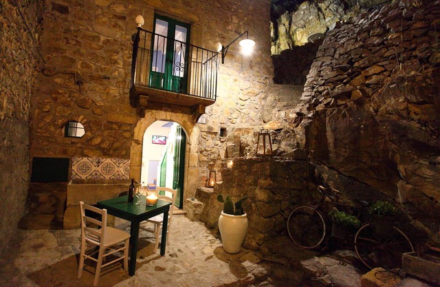 House in the mountains 20 minutes from the sea