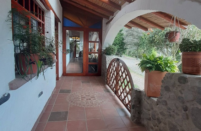 House in the mountains to enjoy with the whole family very close to the airport!