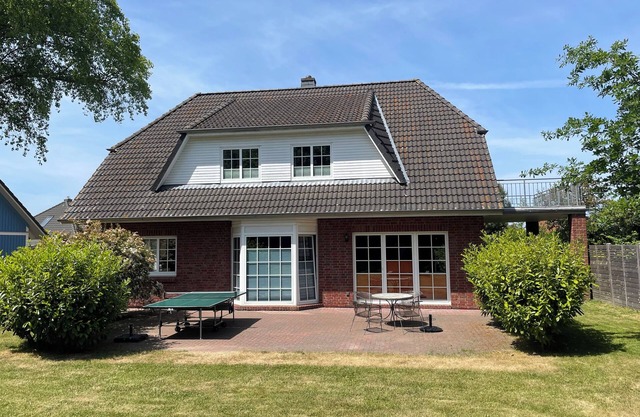 House Jonne - Spacious vacation home, 15 min. walk to the beach, up to 12 persons