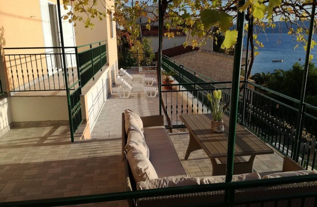 House Karlo Apartments - One-Bedroom Apartment with Terrace and Sea View (A1)