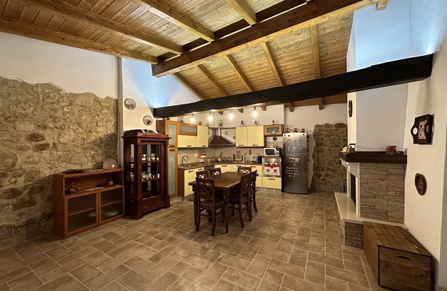 House l'Archetto among ancient chestnut trees and the sea Prossedi (LT)