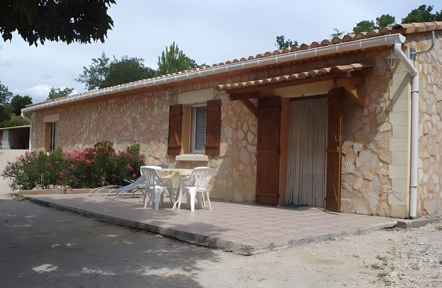 House "Les Romarins" with Mountain View, Private Pool and Wi-Fi