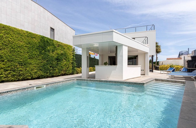 House Lieve, air conditioning, wifi, barbecue, private pool, parking.