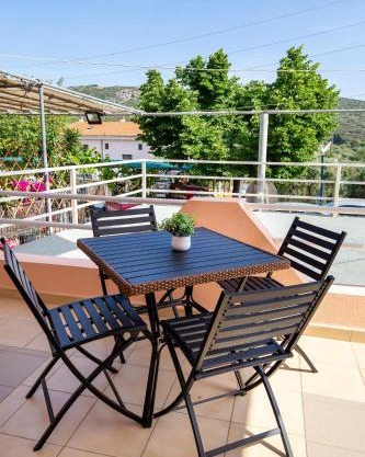 House Litsa 3