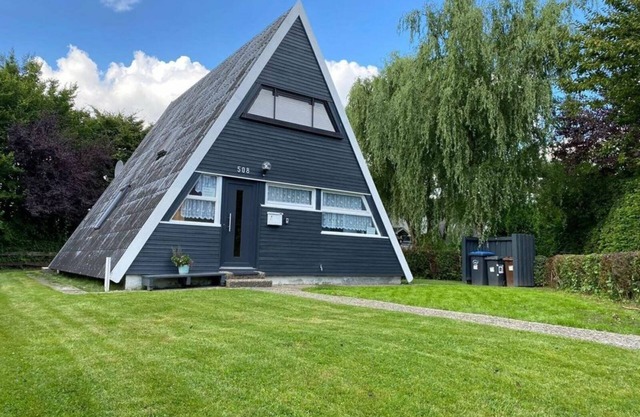 House m.WLan, Sky, near the beach, renovated, dogs welcome, fully fenced